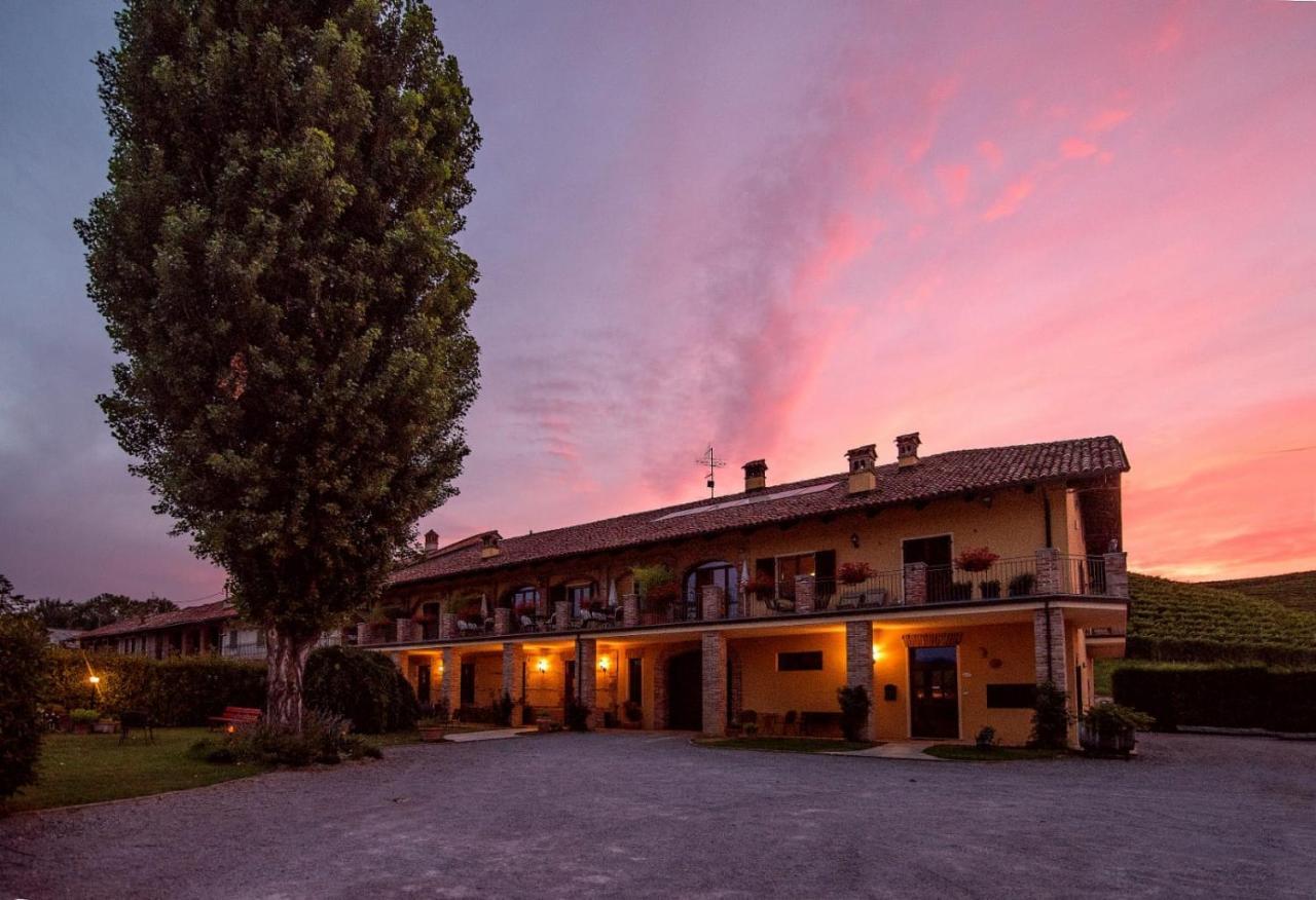 Cascina Rocca Agriturismo B&B ลามอร์รา ภายนอก รูปภาพ